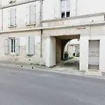 Proche Centre Avec Balcon+parking Appartamento